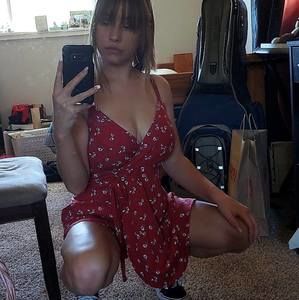 Meet your Posher, Iris